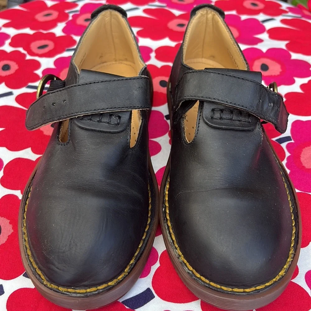 🏴󠁧󠁢󠁥󠁮󠁧󠁿 Vintage Dr. Martens MIE Matte Black T-Strap Mary Jane UK 6
